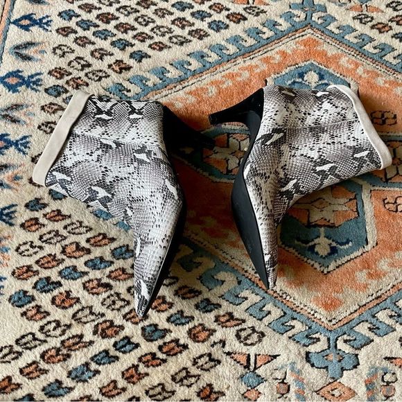 42 Gold Snake Ojai Cuff Heeled Ankle Bootie Embossed Snake Leather - Picture 10 of 11